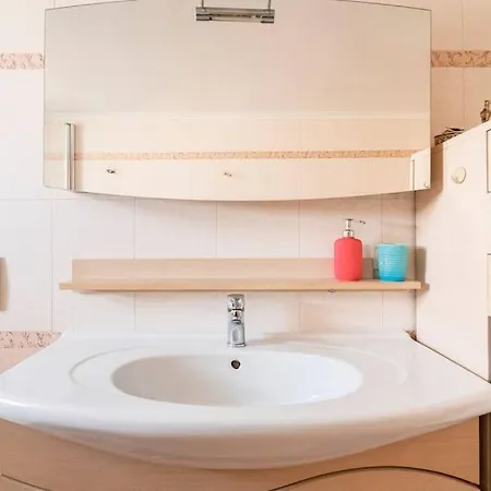 Apartment Three Bedroom Spacious Near Acropolis *