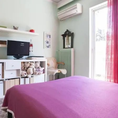 Three Bedroom Spacious Near Acropolis *