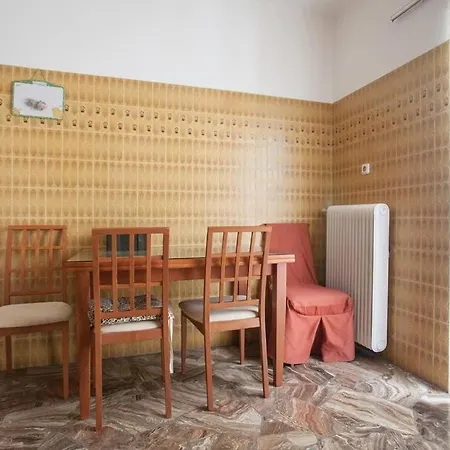 Apartment Three Bedroom Spacious Near Acropolis Athens