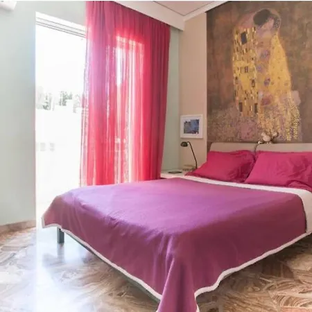 Three Bedroom Spacious Near Acropolis * Athens