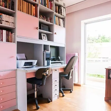 Three Bedroom Spacious Near Acropolis * אתונה
